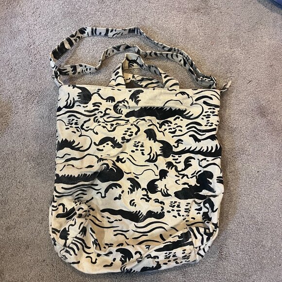 BAGGU white with black wavy shapes - Picture 4 of 11